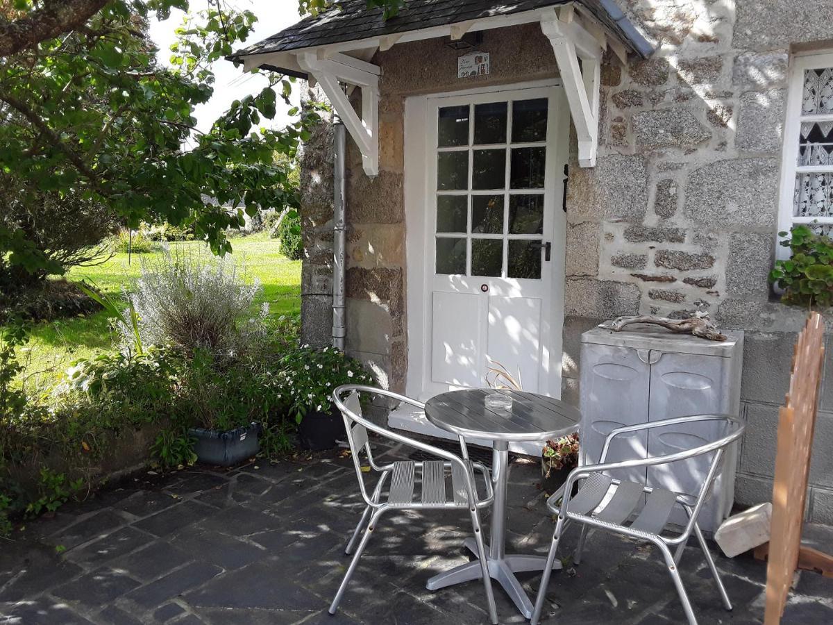 Ker Jerome - Traditional Stone Breton Cottage Near To Dinan Trelivan Exteriör bild
